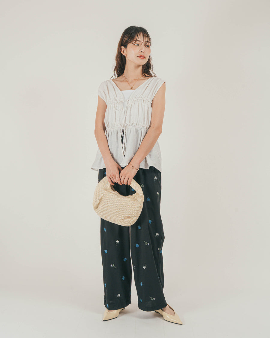 ［SET］リネンタッチShirringリボンブラウス + Flower刺繍リラックスパンツ（2SET）