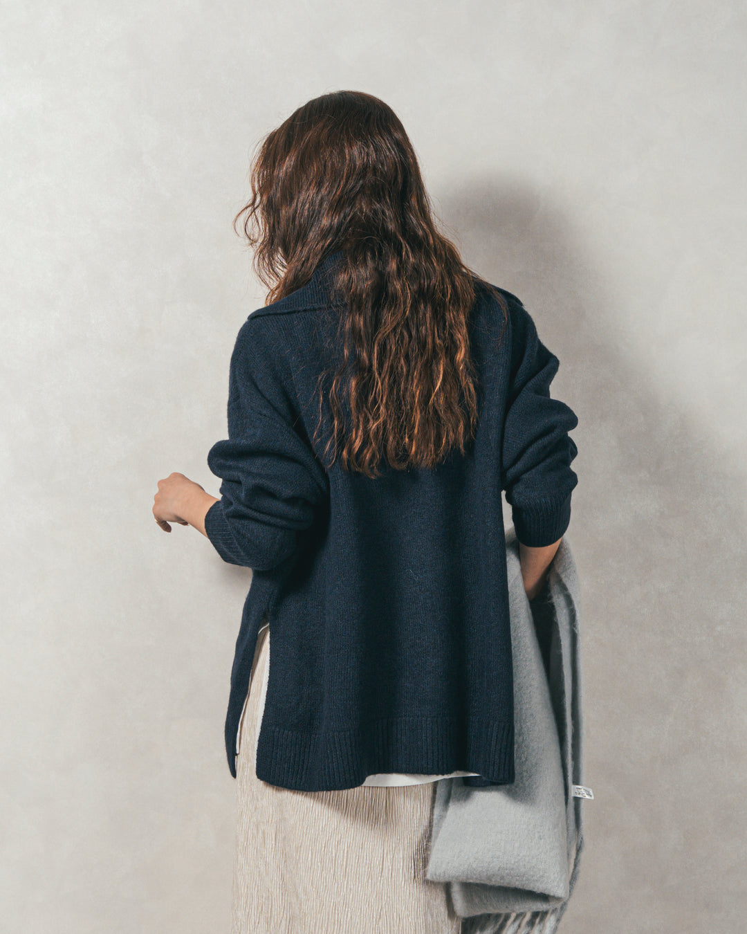 ［SET］サイドスリット襟付きスキッパーニット+ベロアNarrowスカート（2SET）