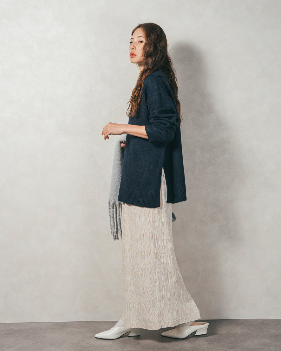 ［SET］サイドスリット襟付きスキッパーニット+ベロアNarrowスカート（2SET）