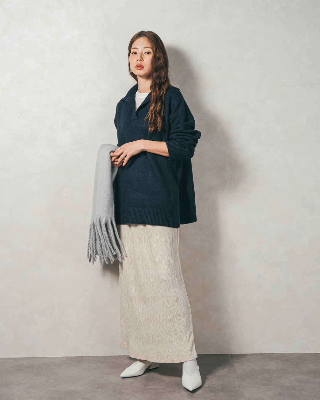 ［SET］サイドスリット襟付きスキッパーニット+ベロアNarrowスカート（2SET）