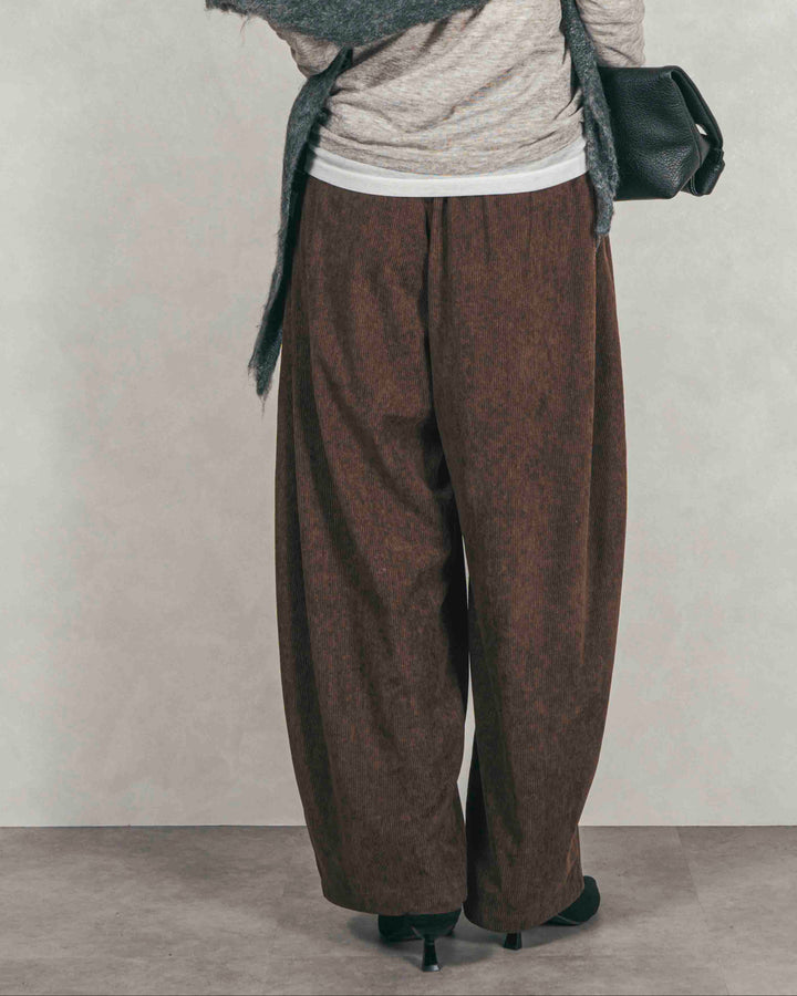 サイドタックコクーンコーデュロイパンツ (BROWN)