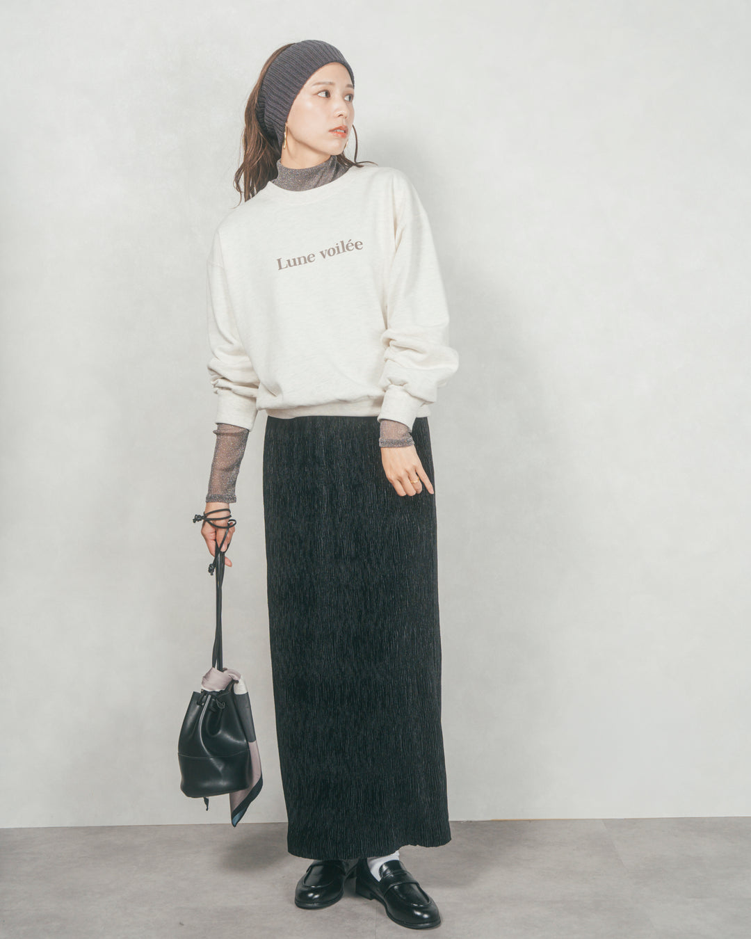 ［SET］フロントシリコンLogoスウェット+ベロアNarrowスカート