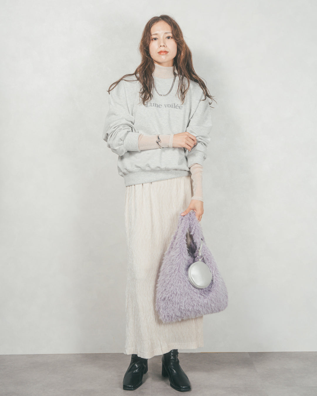 ［SET］フロントシリコンLogoスウェット+ベロアNarrowスカート