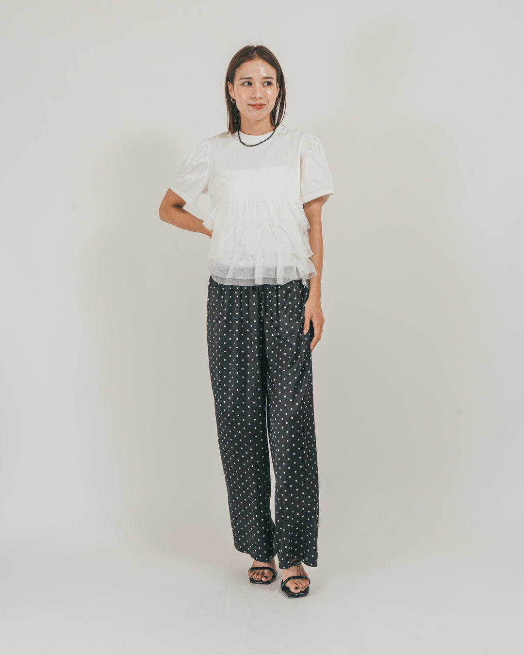 ［SET］チュールフリル ペプラムTシャツ + ドットサテンパンツ（2SET）