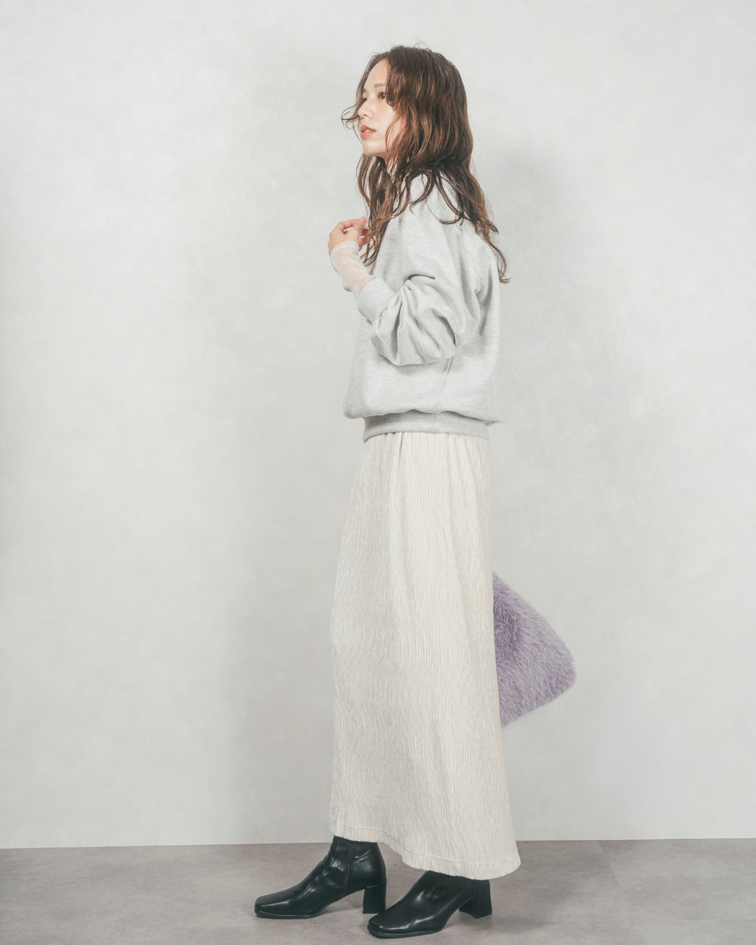 ［SET］フロントシリコンLogoスウェット+ベロアNarrowスカート