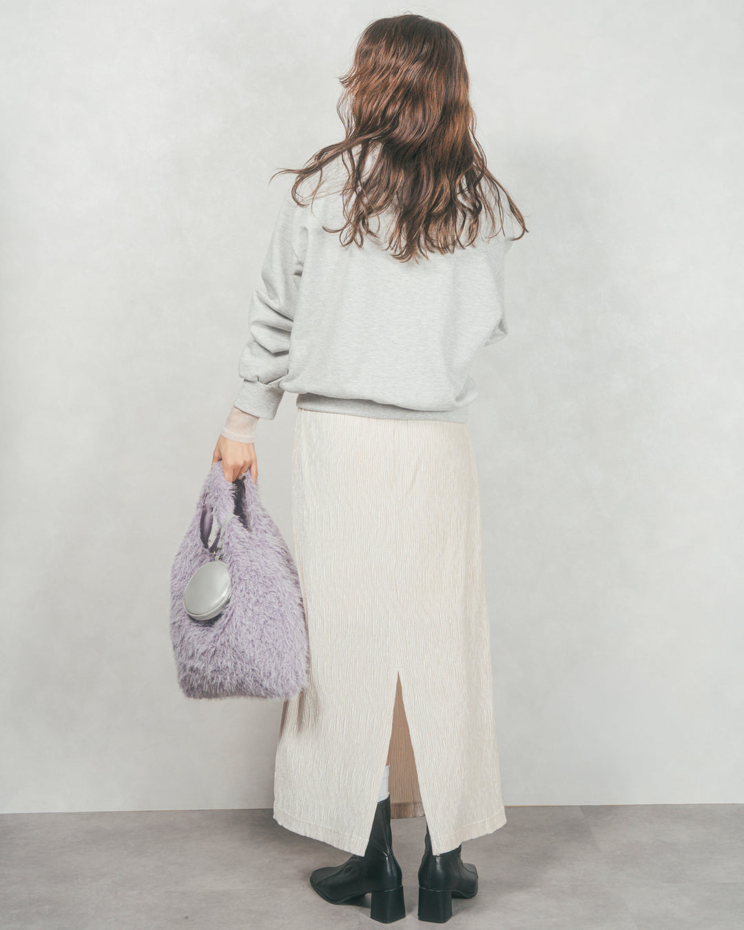 ［SET］フロントシリコンLogoスウェット+ベロアNarrowスカート