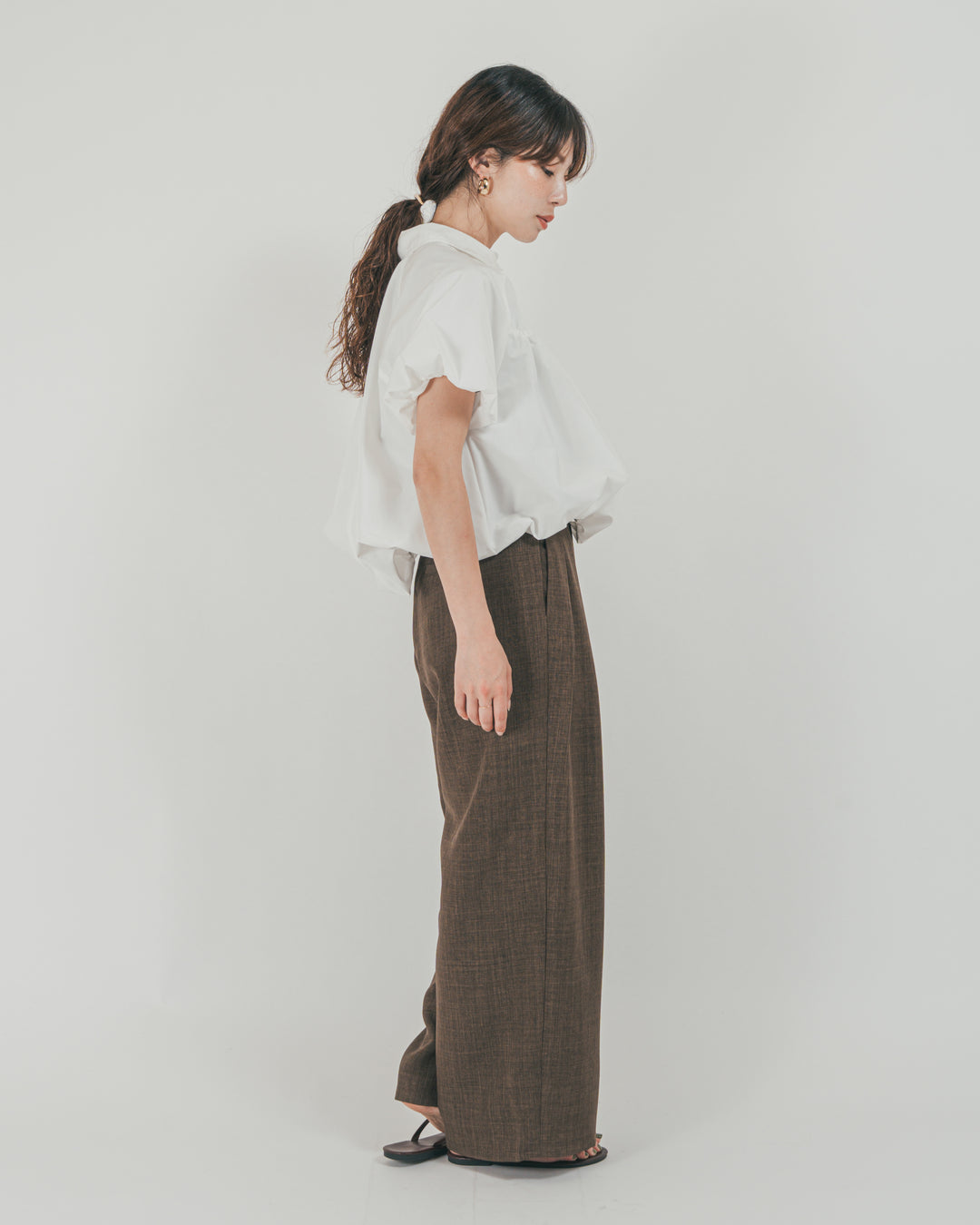 ［SET］バルーンShirringハーフスリーブシャツ + スラブTweedタックワイドパンツ（2SET）
