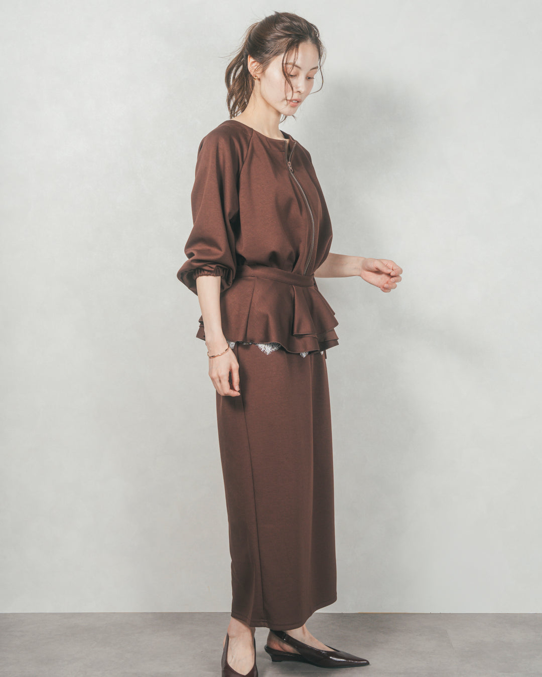Multi-Way ライトポンチペプラムスカート (BROWN)