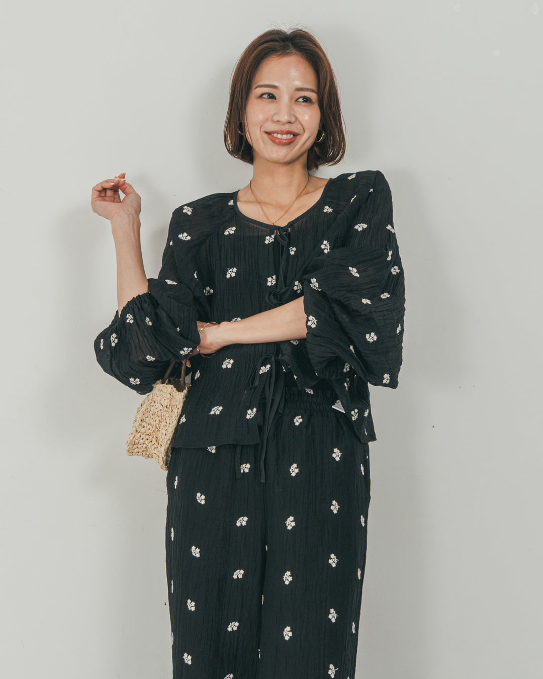 ［SET］フロントリボン刺繍 Veilブラウス + 刺繍 Veilロングパンツ（2SET）