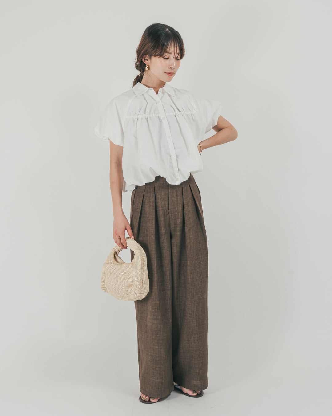［SET］バルーンShirringハーフスリーブシャツ + スラブTweedタックワイドパンツ（2SET）