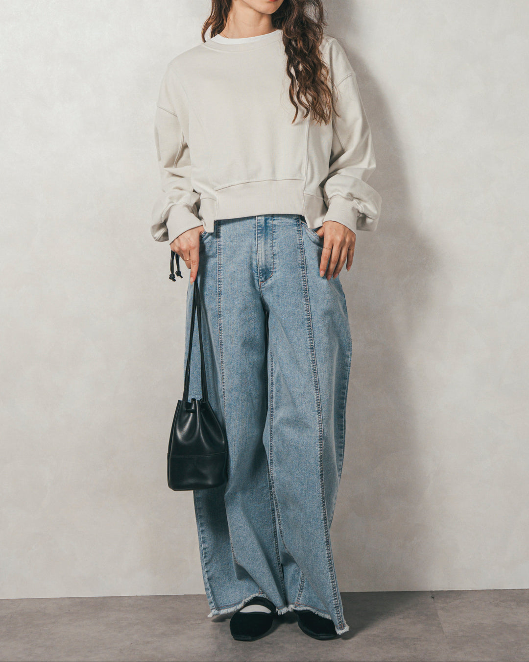 ラメ裏毛ボリュームスリーブトレーナー（OFF）