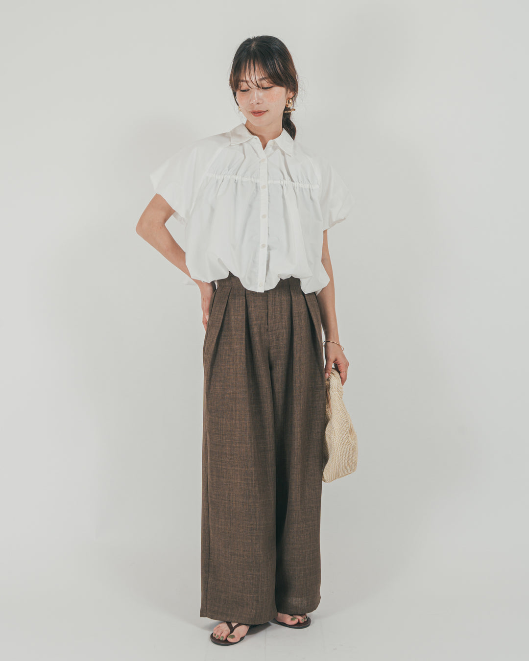 ［SET］バルーンShirringハーフスリーブシャツ + スラブTweedタックワイドパンツ（2SET）