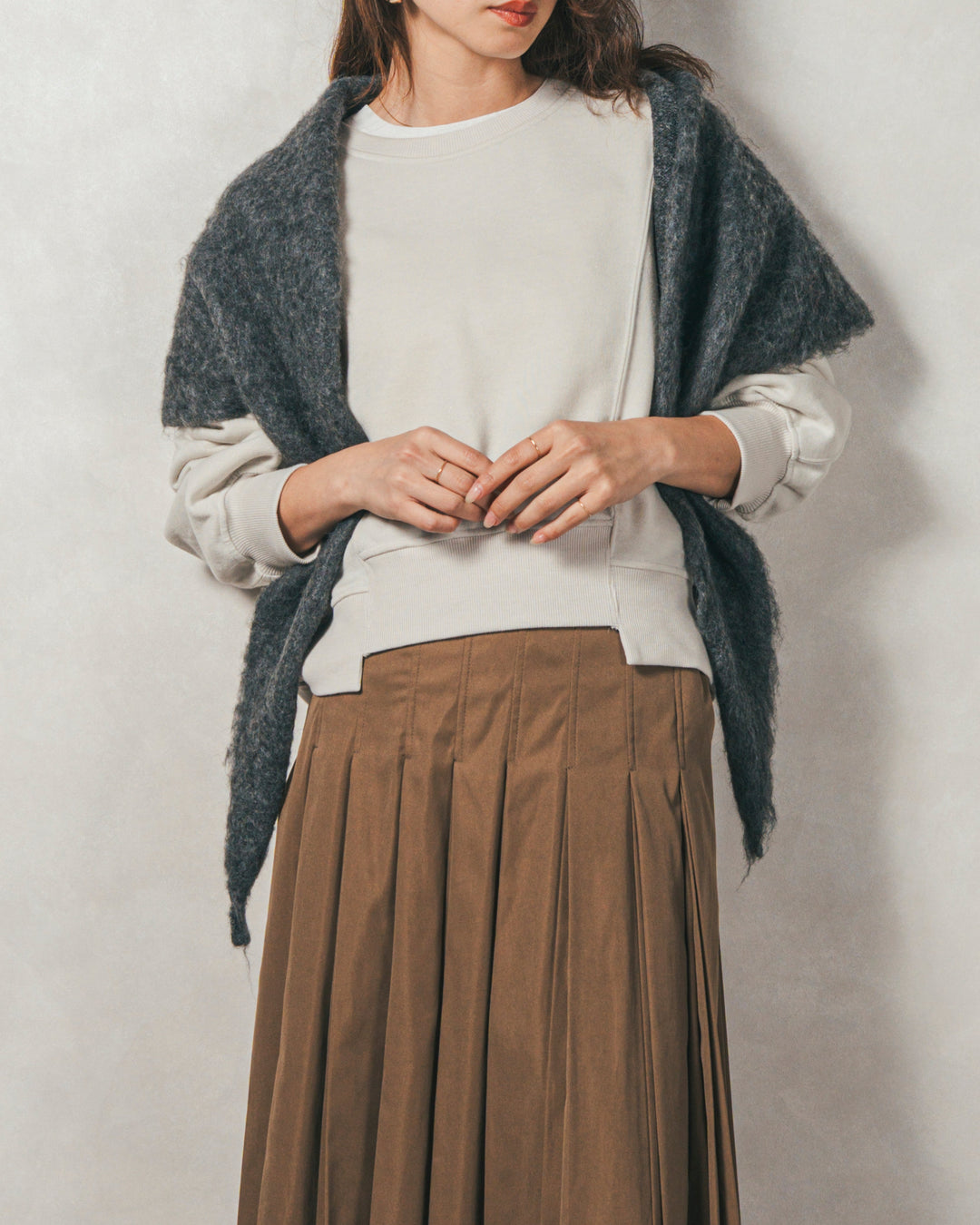 ラメ裏毛ボリュームスリーブトレーナー（OFF）