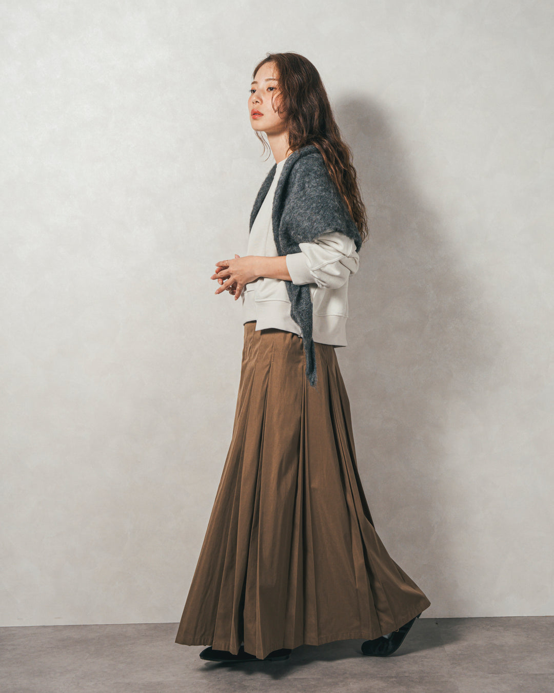 ラメ裏毛ボリュームスリーブトレーナー（OFF）