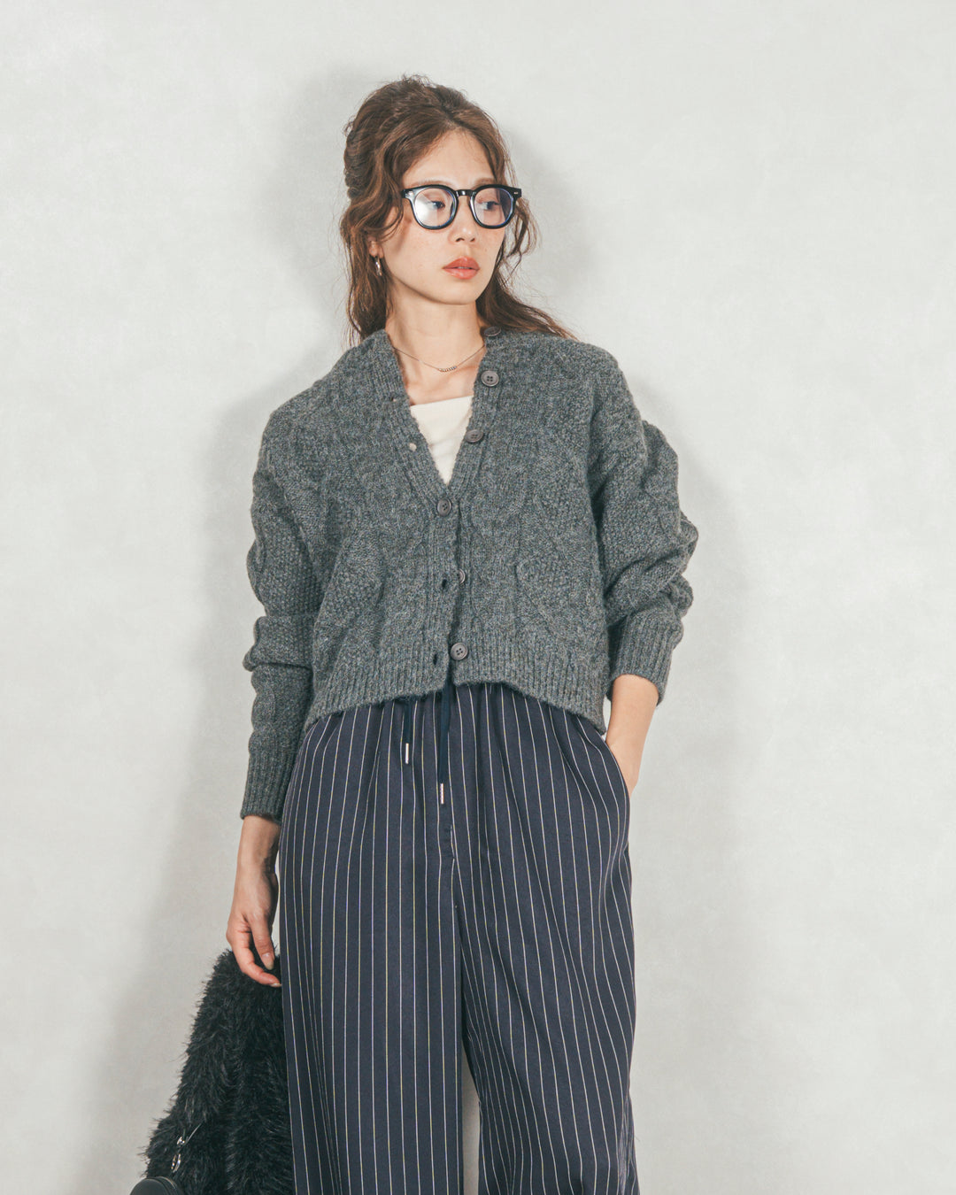 ［SET］ケーブルKnitクルーカーディガン+Relaxストライプパンツ