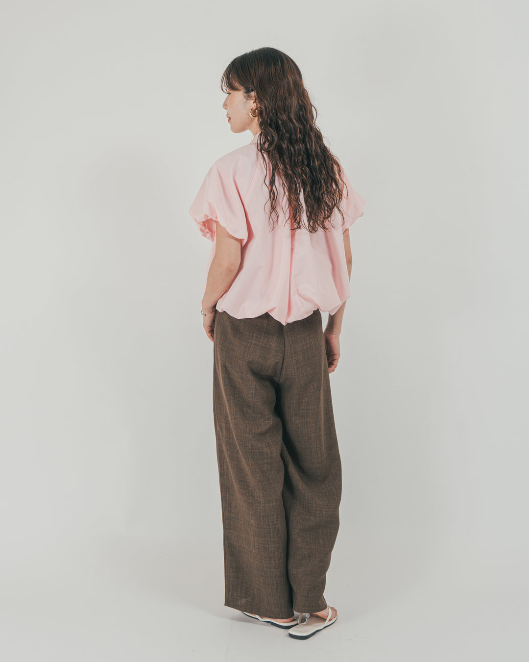 ［SET］バルーンShirringハーフスリーブシャツ + スラブTweedタックワイドパンツ（2SET）