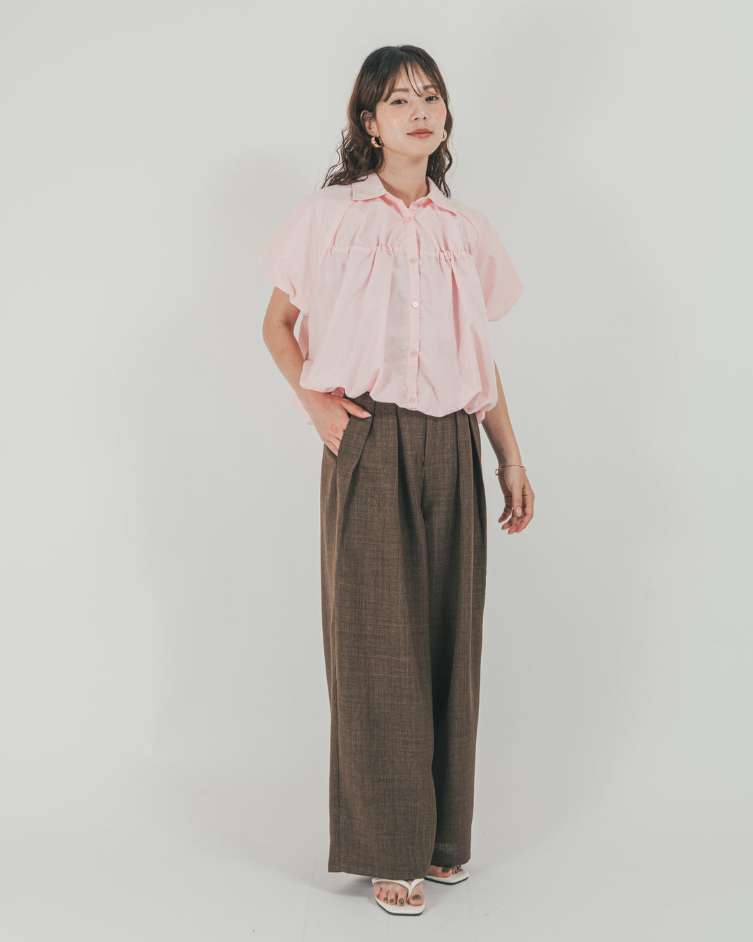 ［SET］バルーンShirringハーフスリーブシャツ + スラブTweedタックワイドパンツ（2SET）