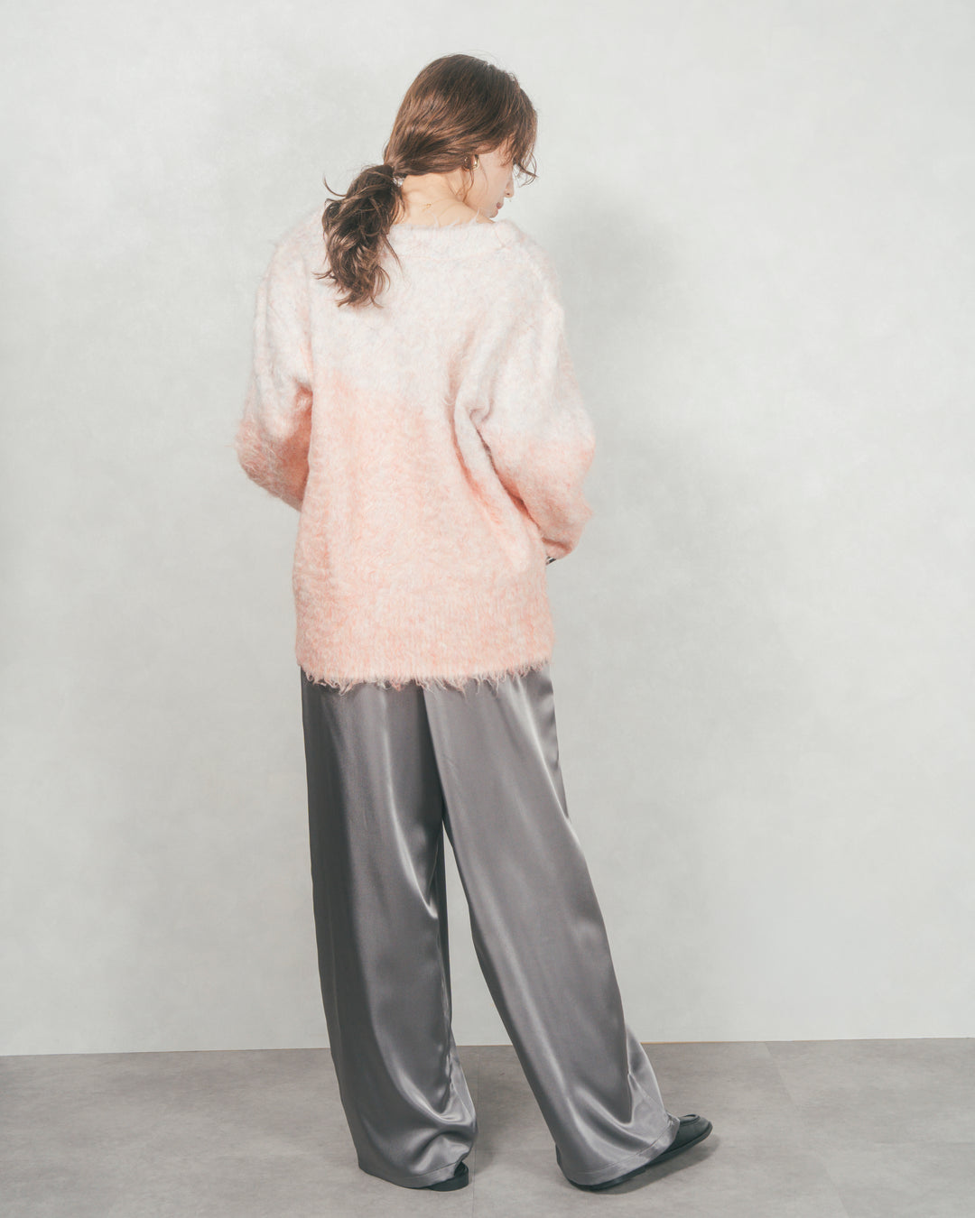 ［SET］Airyフェザー ニットカーディガン+Relaxサテンパンツ（2SET）