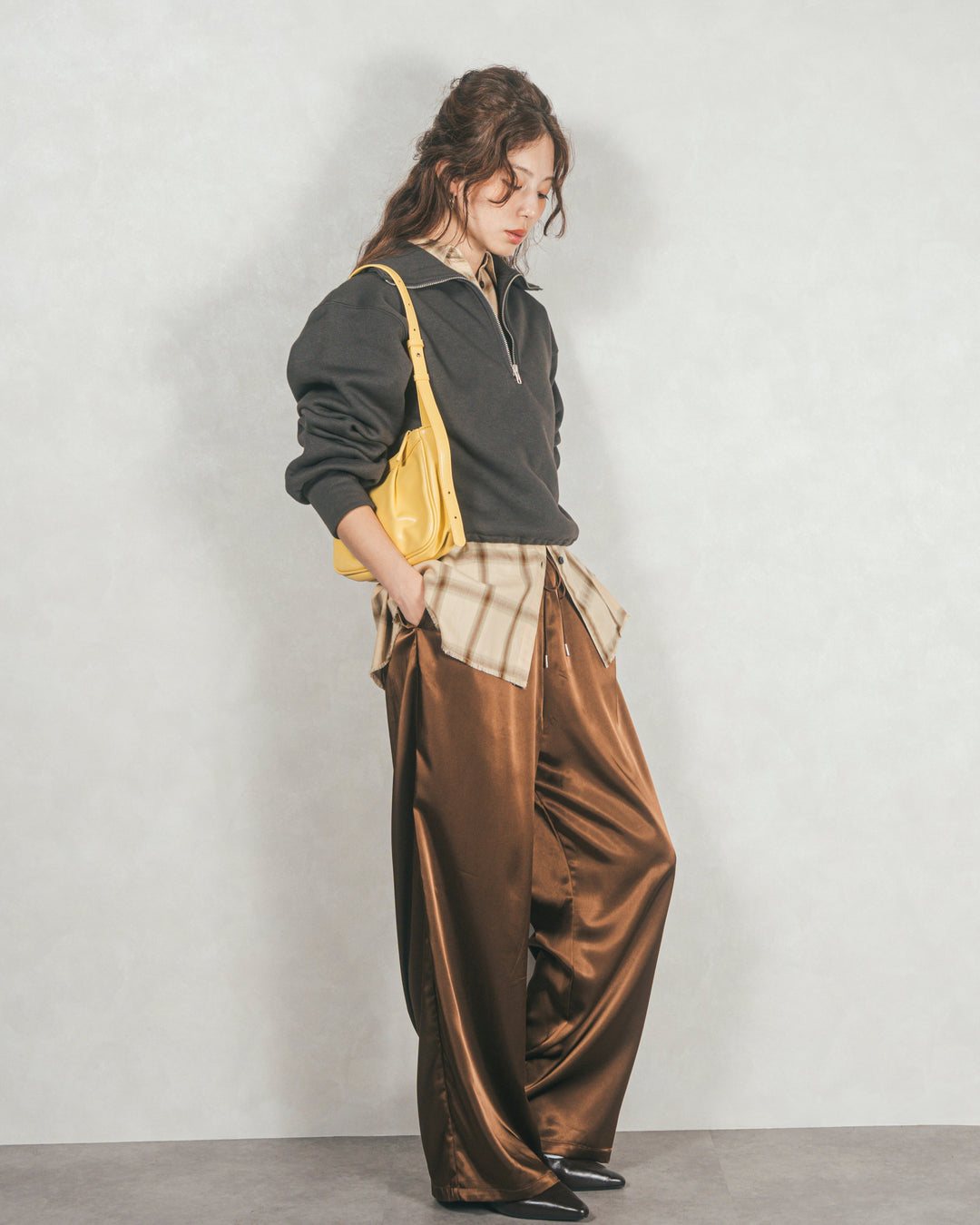 ［SET］裏起毛ハーフZipスウェット+Looseチェックシャツ+Relaxサテンパンツ