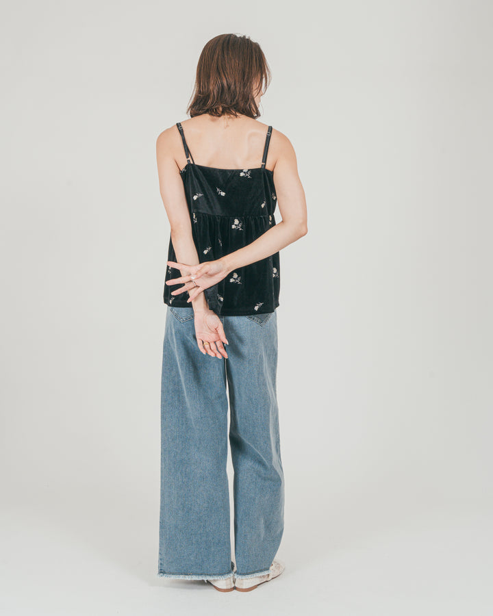 ［SET］Flower刺繍 ベロアペプラムキャミ + センターシーム リラックスデニム（2SET）