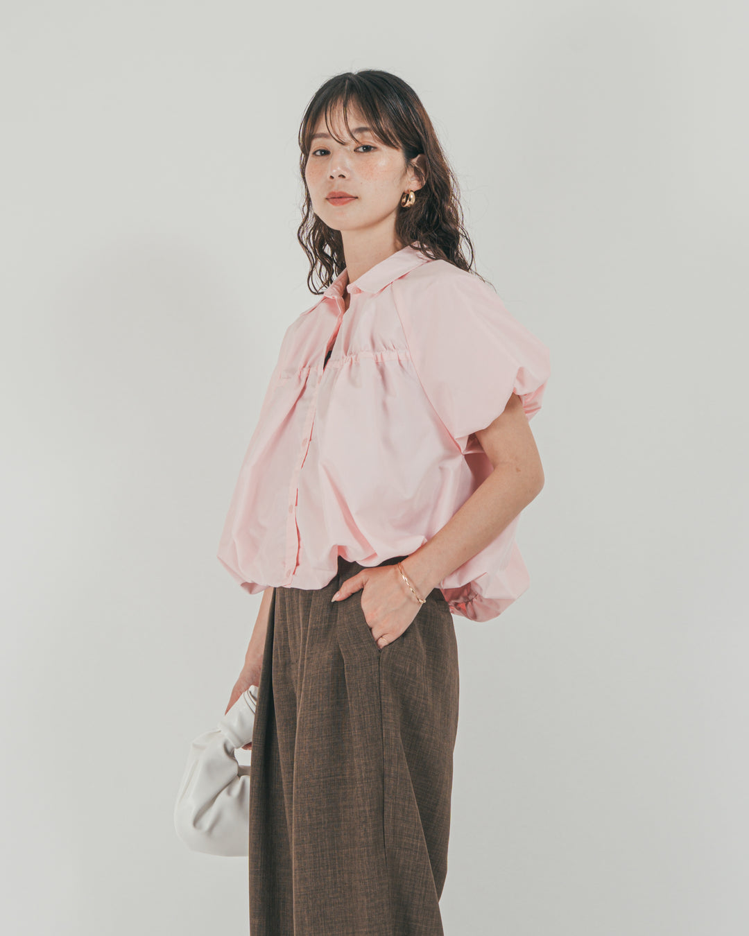 ［SET］バルーンShirringハーフスリーブシャツ + スラブTweedタックワイドパンツ（2SET）
