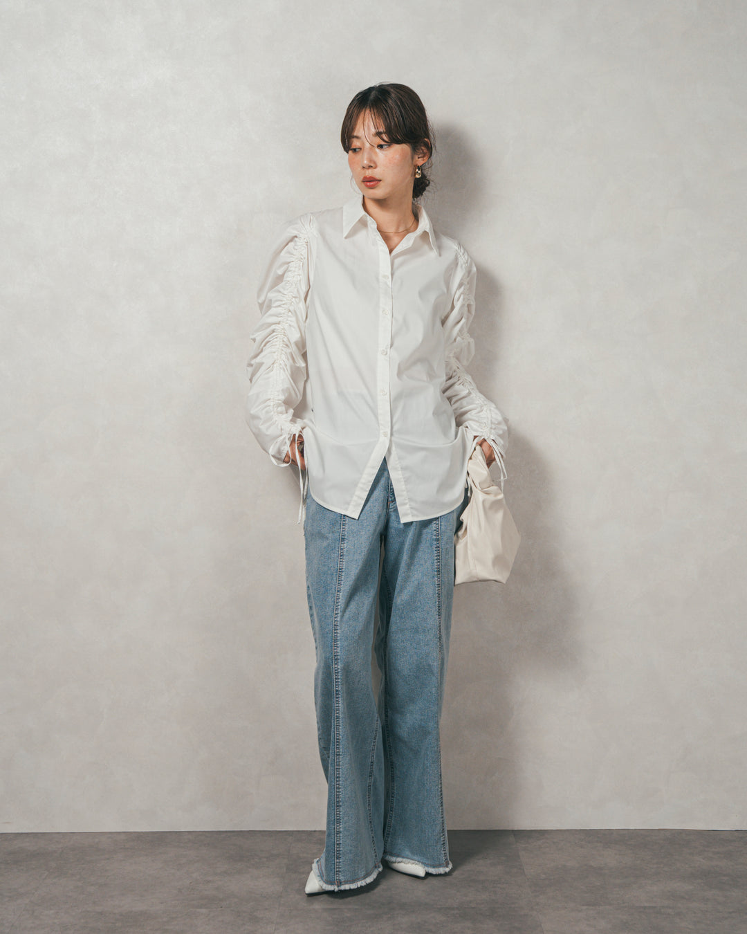 ［SET］ブロード袖ドロストデザインブラウス+2-Way Uネックメッシュニットベスト+フロントスリット Iラインデニムスカート（3SET）