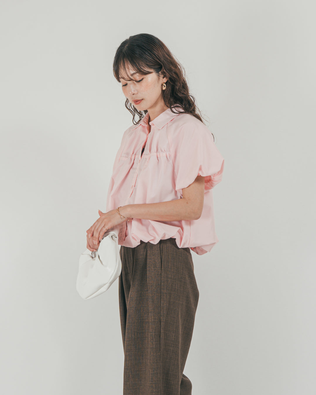 ［SET］バルーンShirringハーフスリーブシャツ + スラブTweedタックワイドパンツ（2SET）