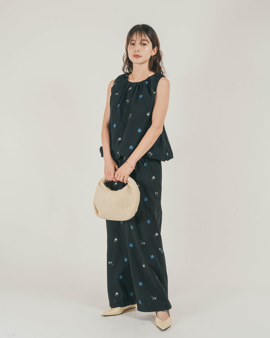 ［SET］Flower刺繍バルーンノースリブラウス + Flower刺繍チュニックキャミ + Flower刺繍リラックスパンツ（3SET）