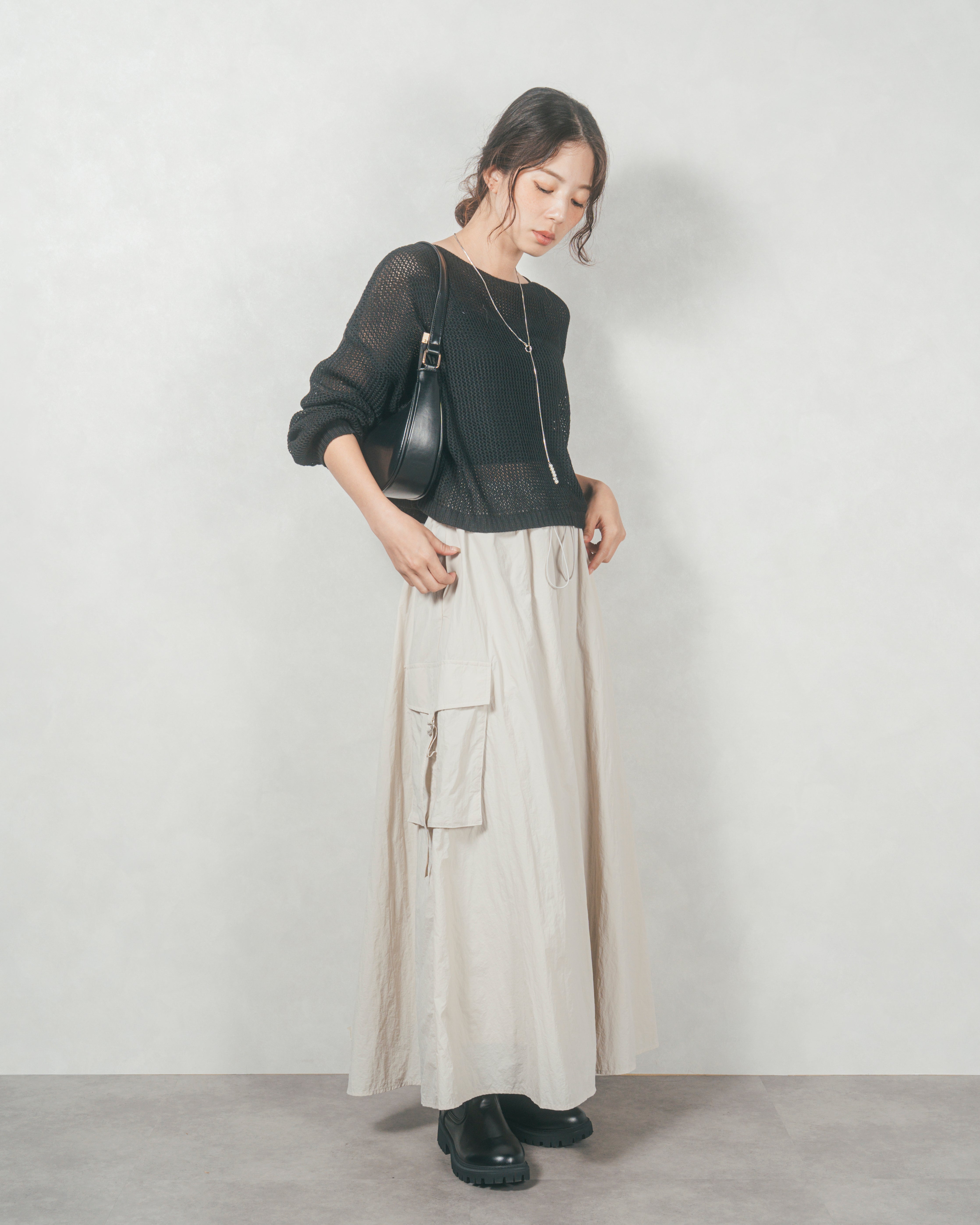 SET］クロップドメッシュニット+ドローストリングナイロンカーゴ