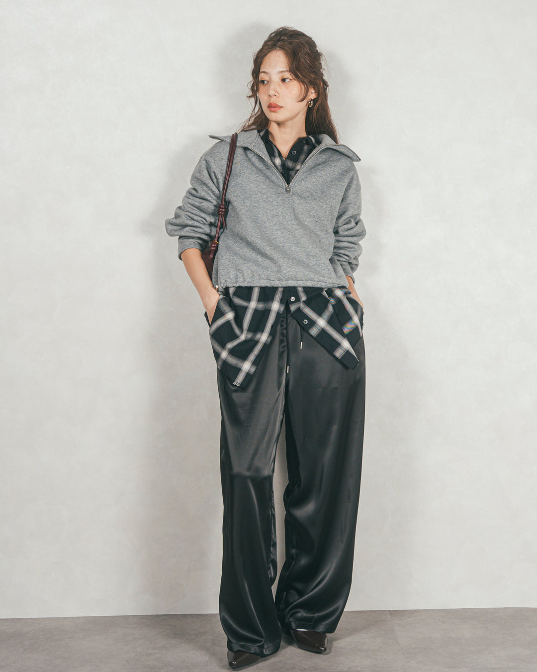 ［SET］裏起毛ハーフZipスウェット+Looseチェックシャツ+Relaxサテンパンツ