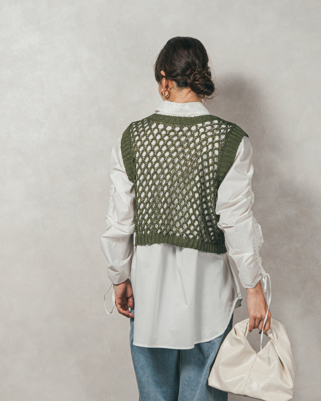 ［SET］ブロード袖ドロストデザインブラウス+2-Way Uネックメッシュニットベスト+センターシーム リラックスカラーデニム（3SET）