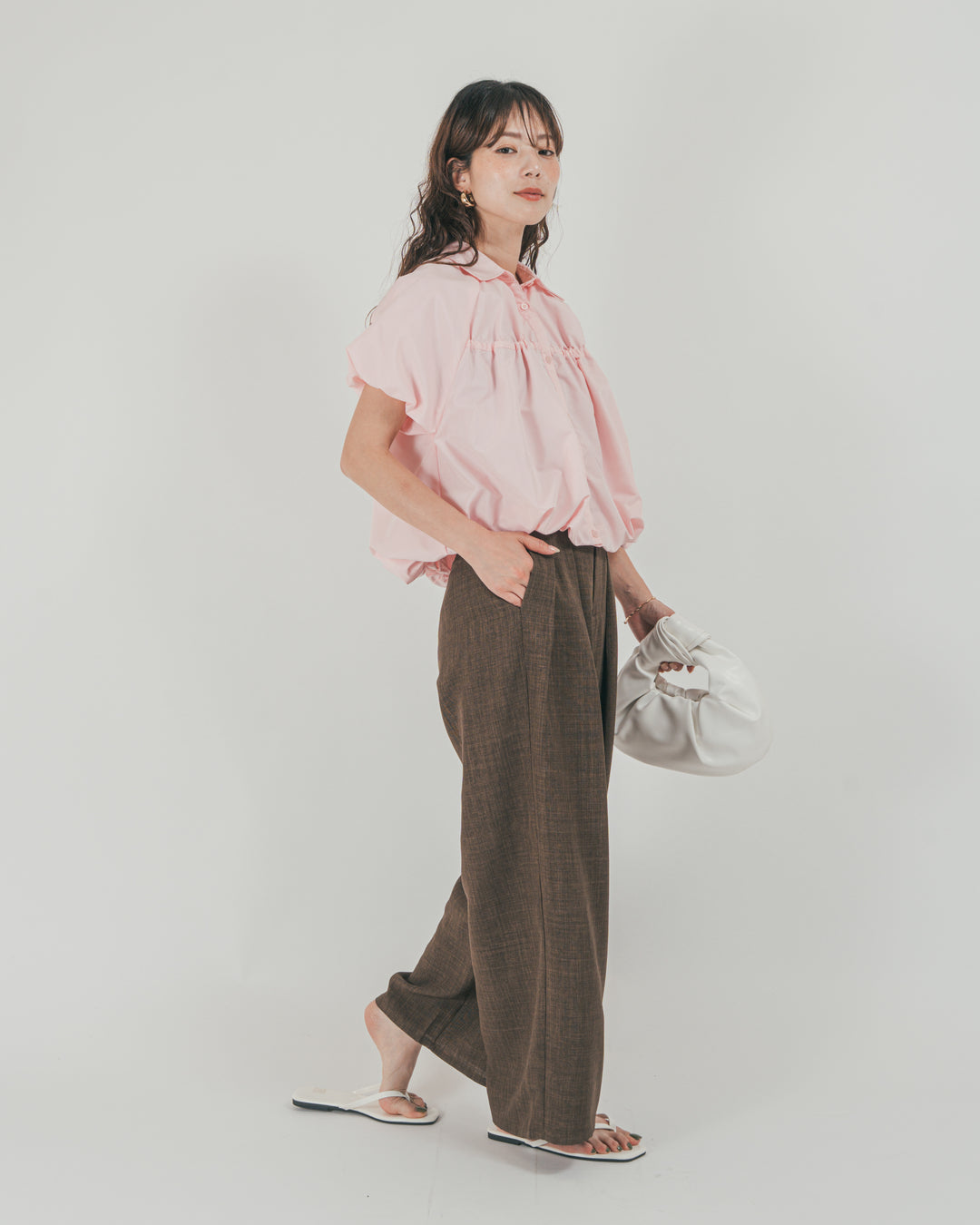 ［SET］バルーンShirringハーフスリーブシャツ + スラブTweedタックワイドパンツ（2SET）