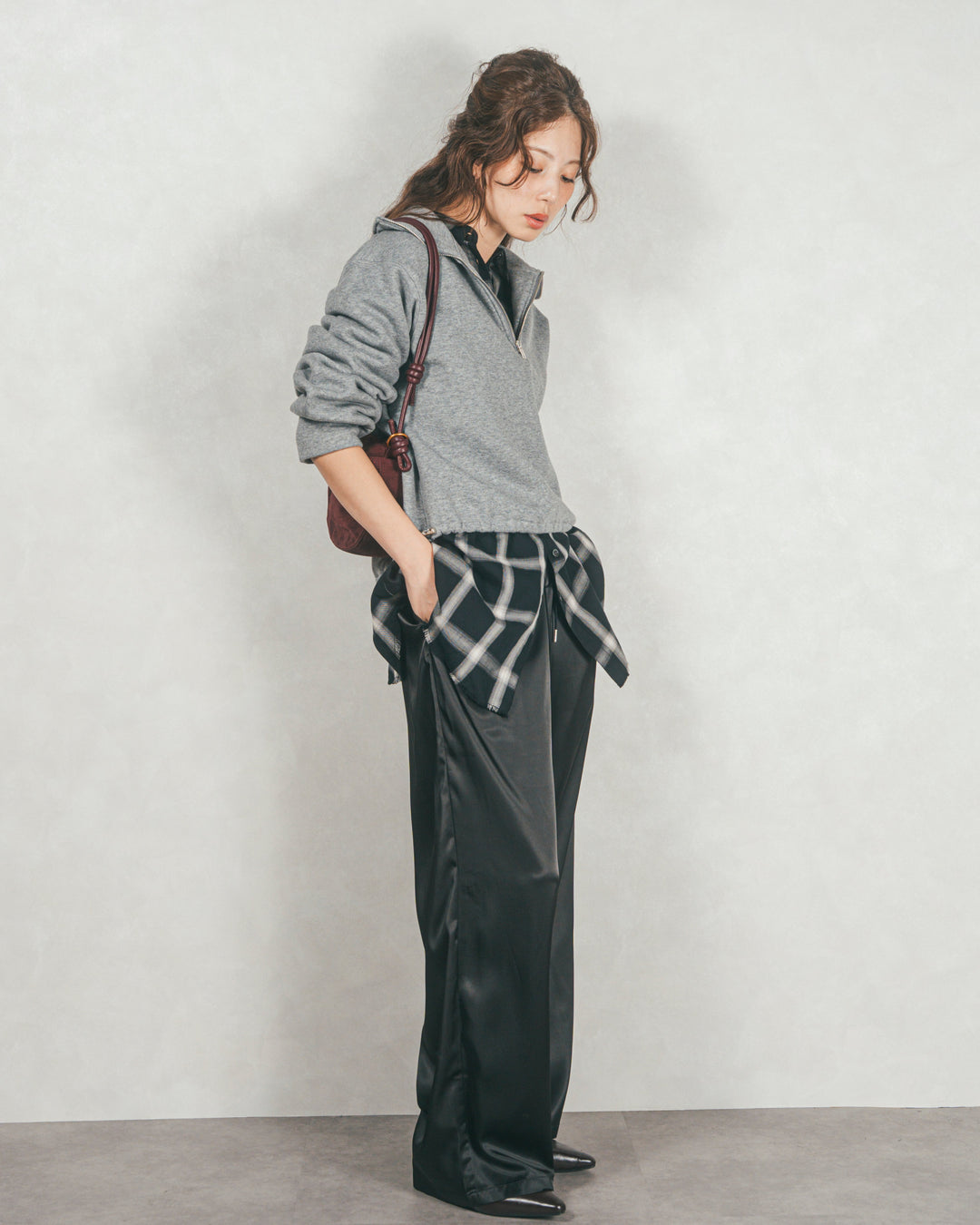 ［SET］裏起毛ハーフZipスウェット+Looseチェックシャツ+Relaxサテンパンツ