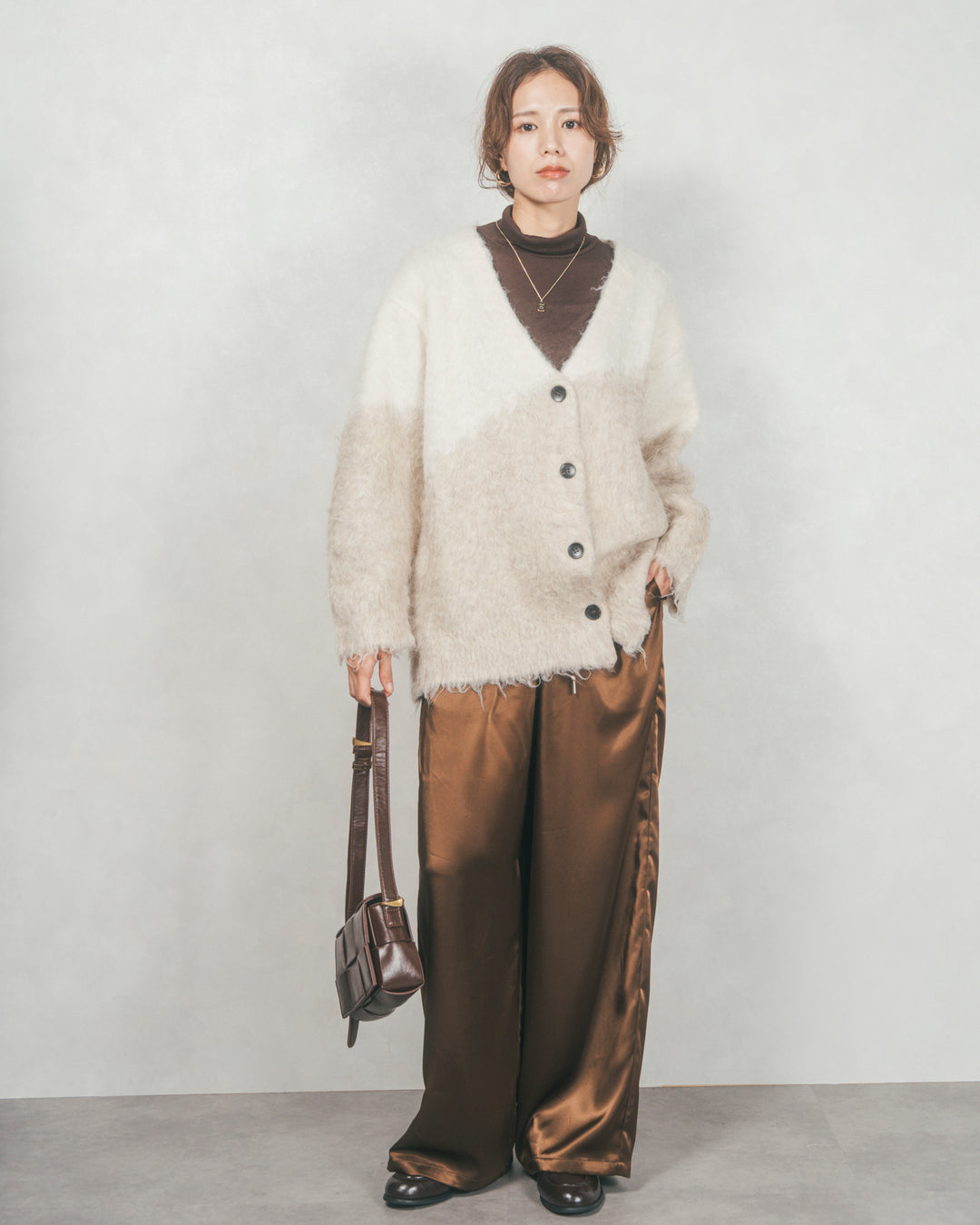 ［SET］Airyフェザー ニットカーディガン+Relaxサテンパンツ（2SET）