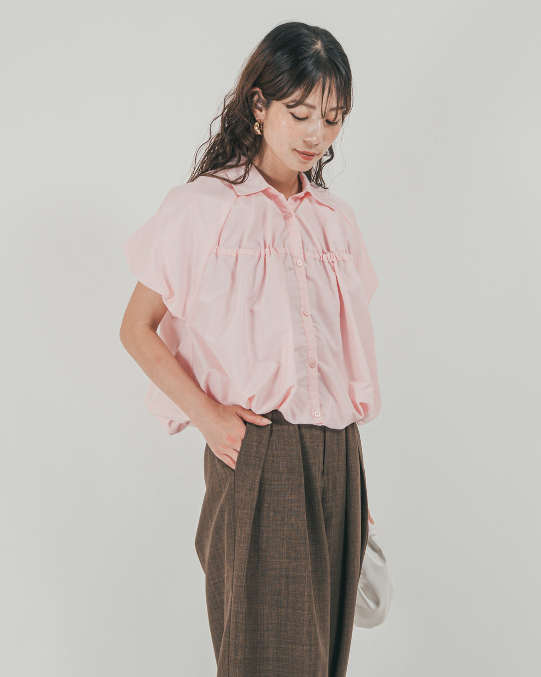 ［SET］バルーンShirringハーフスリーブシャツ + スラブTweedタックワイドパンツ（2SET）