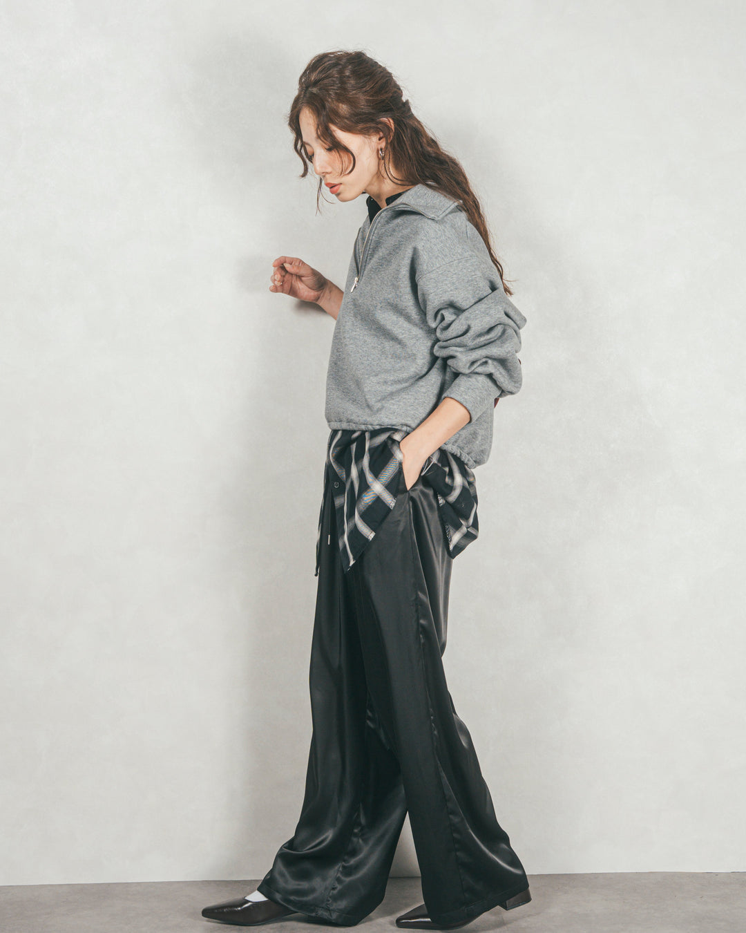 ［SET］裏起毛ハーフZipスウェット+Looseチェックシャツ+Relaxサテンパンツ