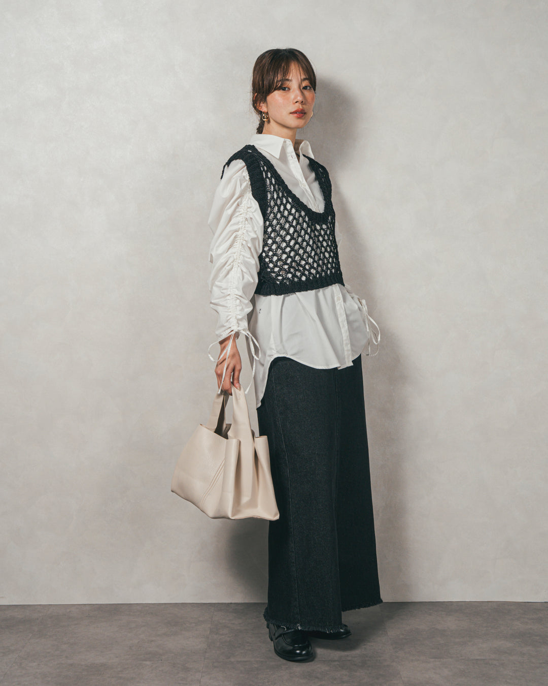 ［SET］ブロード袖ドロストデザインブラウス+2-Way Uネックメッシュニットベスト+フロントスリット Iラインデニムスカート（3SET）