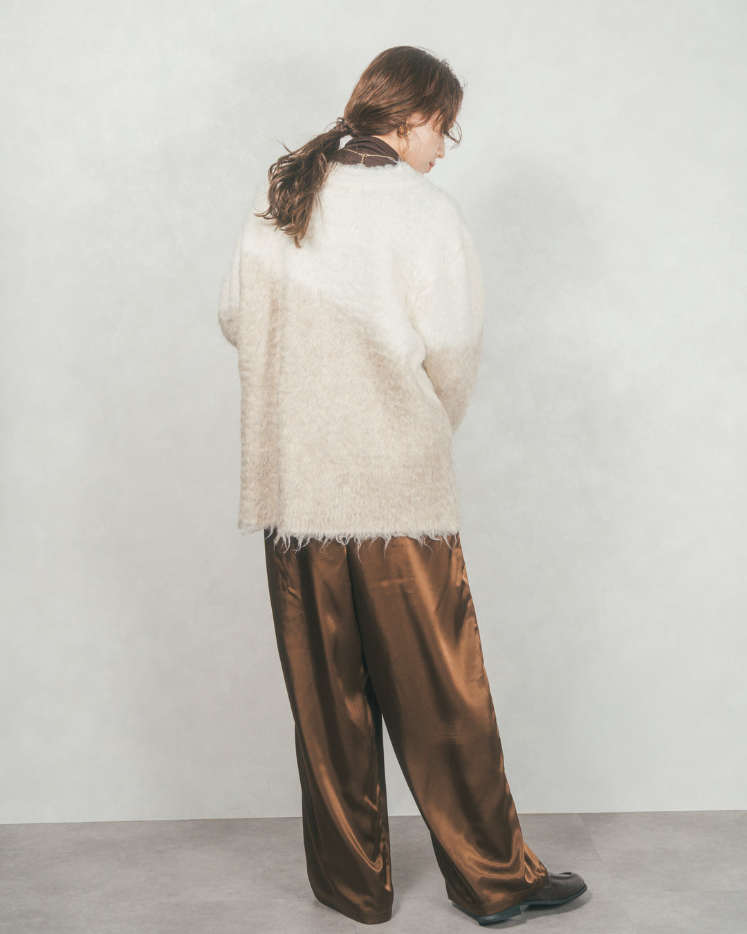 ［SET］Airyフェザー ニットカーディガン+Relaxサテンパンツ（2SET）