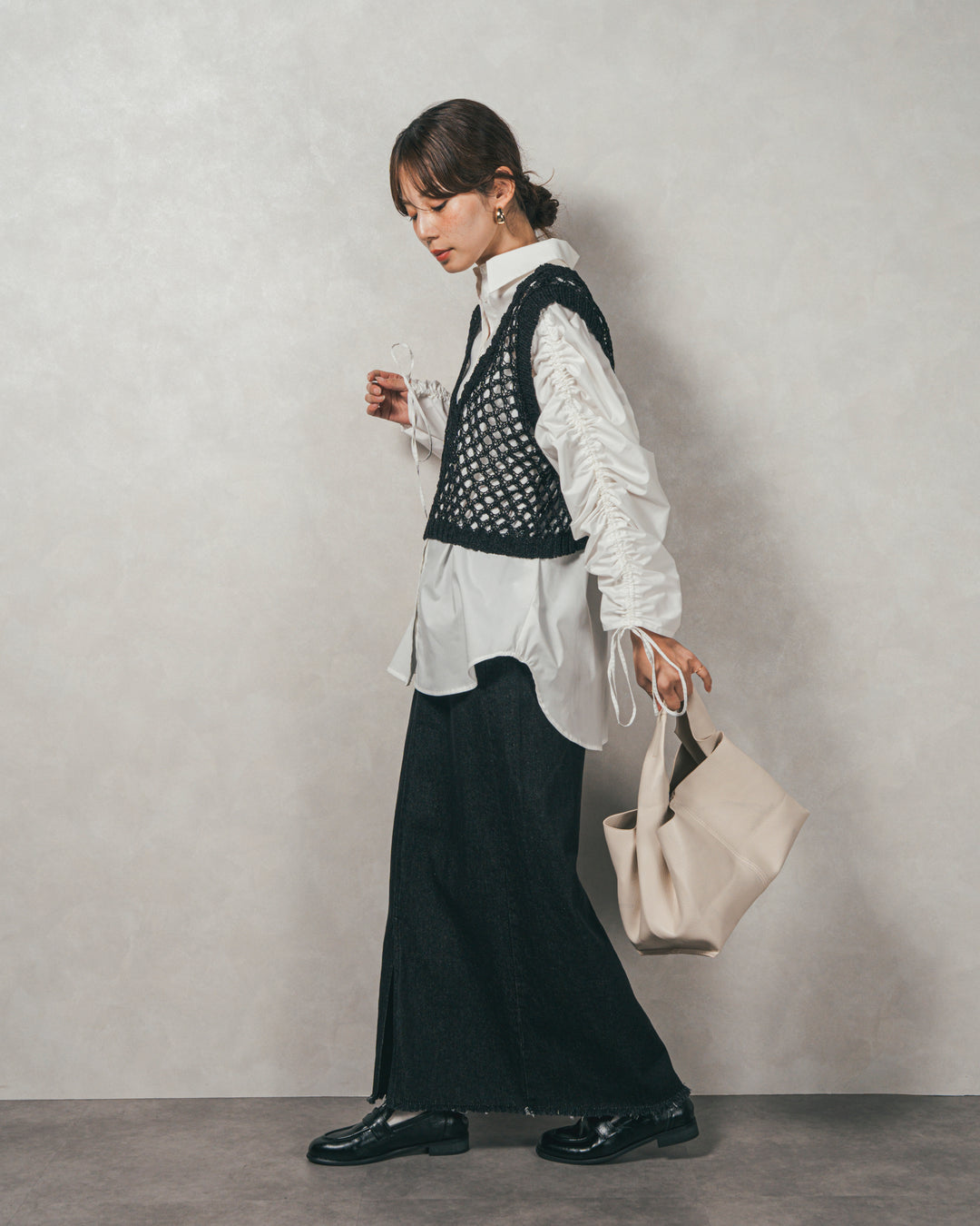 ［SET］ブロード袖ドロストデザインブラウス+2-Way Uネックメッシュニットベスト+フロントスリット Iラインデニムスカート（3SET）