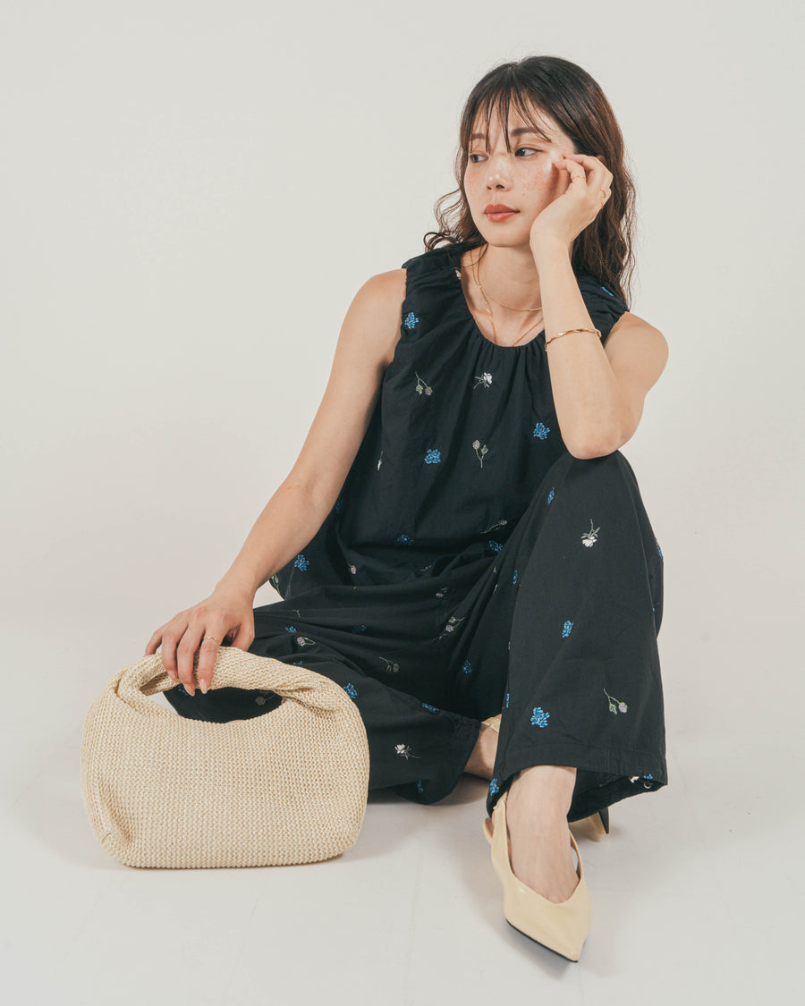 ［SET］Flower刺繍バルーンノースリブラウス + Flower刺繍リラックスパンツ（2SET）