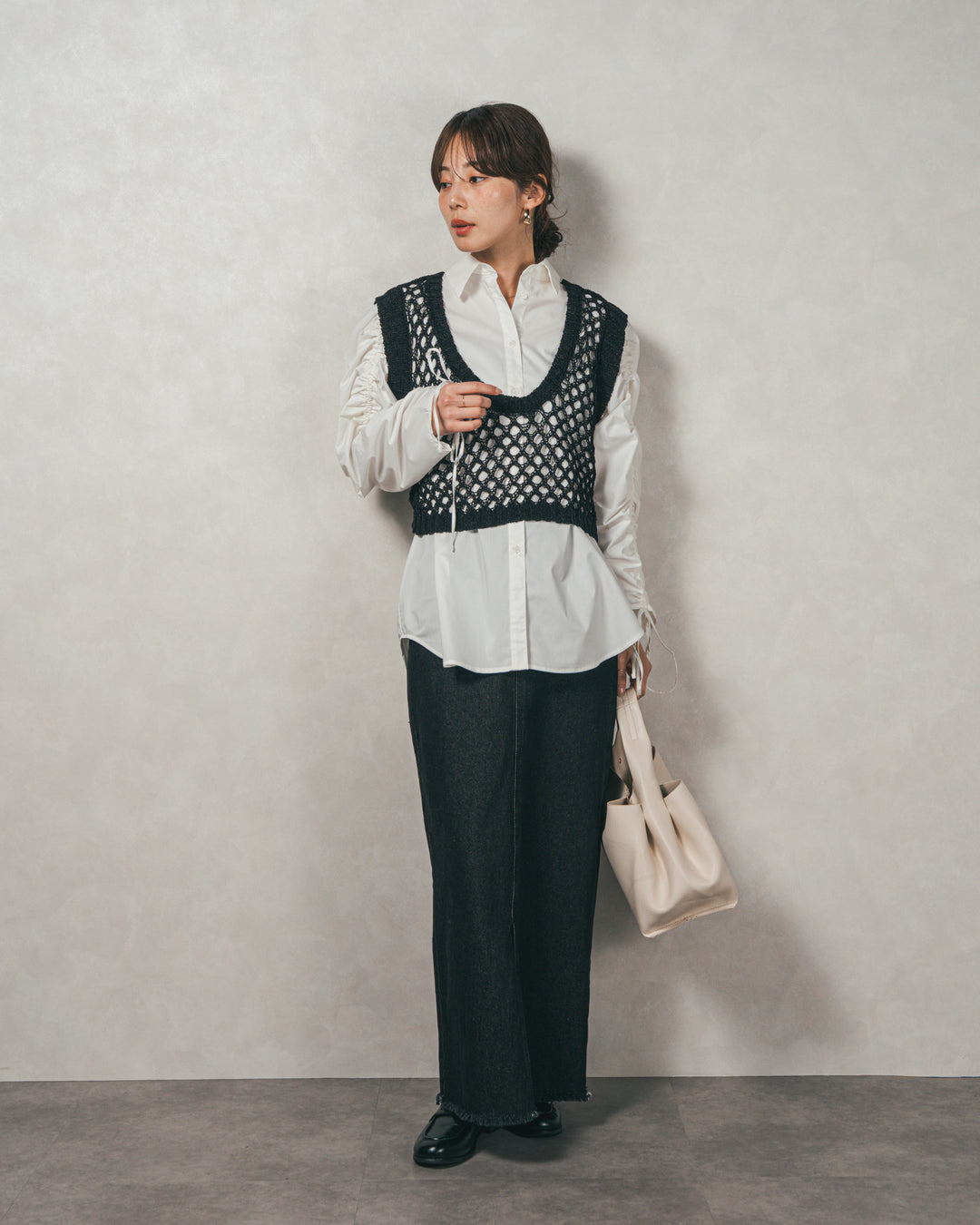 ［SET］ブロード袖ドロストデザインブラウス+2-Way Uネックメッシュニットベスト+フロントスリット Iラインデニムスカート（3SET）