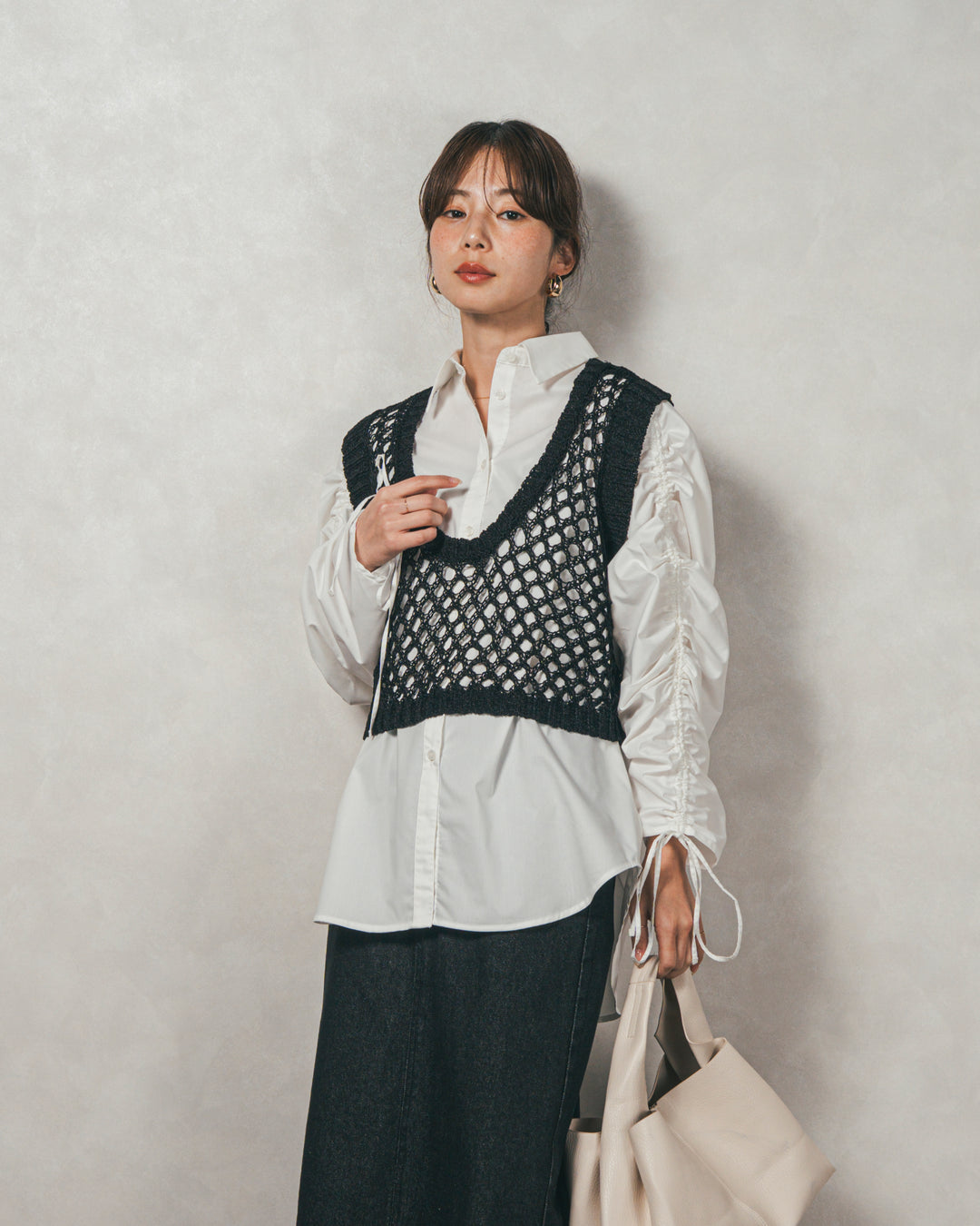 ［SET］ブロード袖ドロストデザインブラウス+2-Way Uネックメッシュニットベスト+フロントスリット Iラインデニムスカート（3SET）