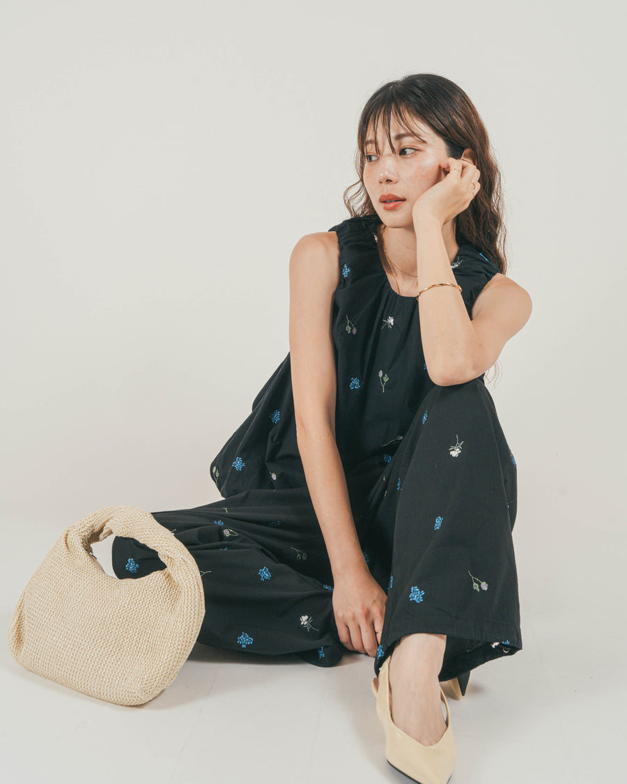［SET］Flower刺繍バルーンノースリブラウス + Flower刺繍チュニックキャミ + Flower刺繍リラックスパンツ（3SET）