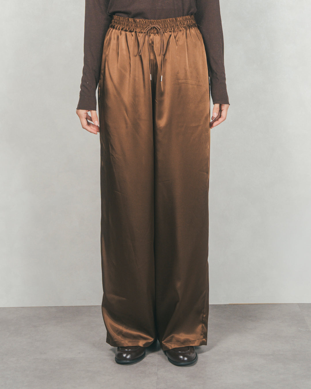 ［SET］裏起毛ハーフZipスウェット+Looseチェックシャツ+Relaxサテンパンツ