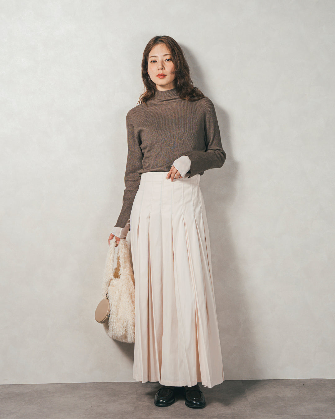 袖レイヤードラメリブタートルニット (KHAKI)