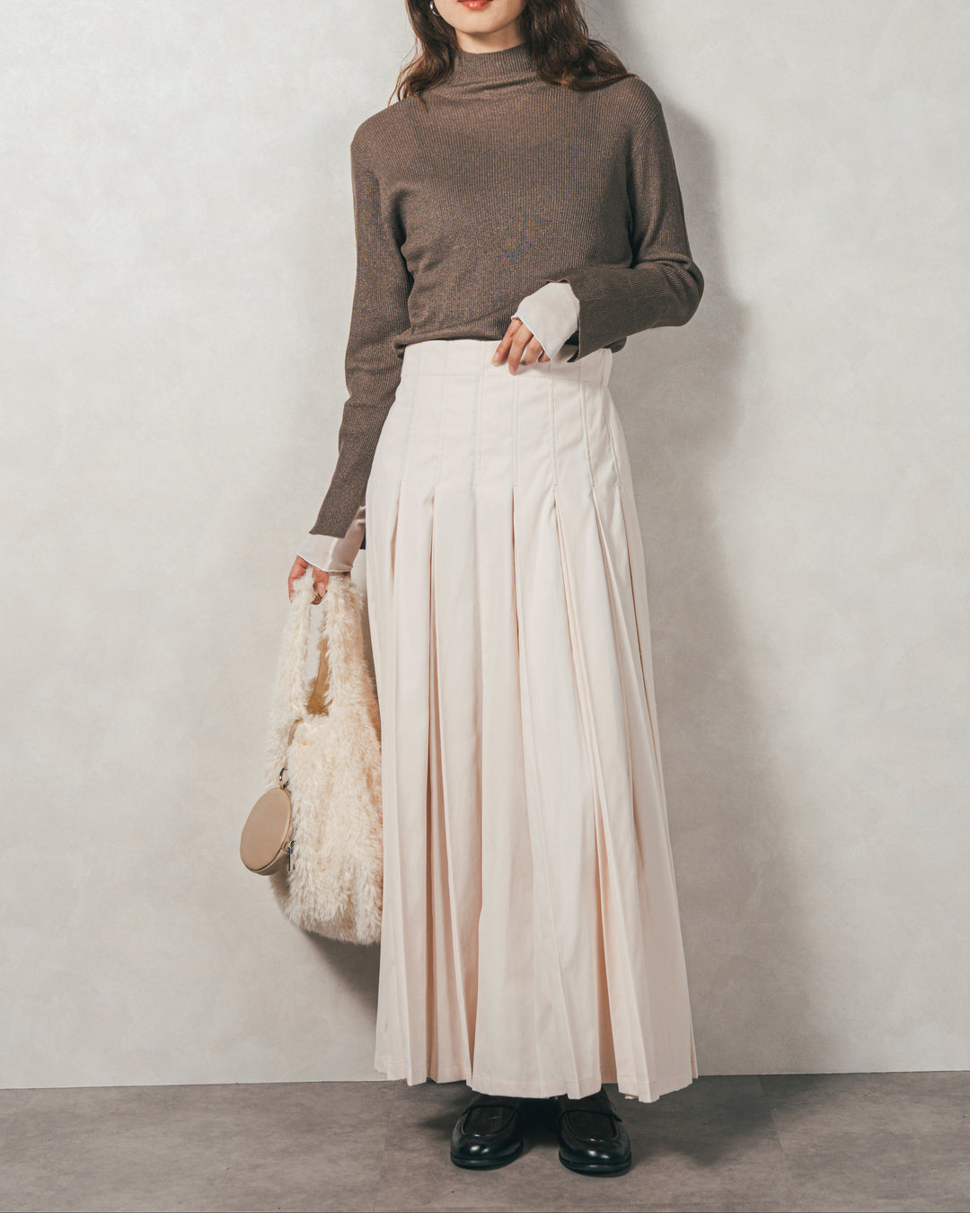 ［SET］袖レイヤードラメリブタートルニット+すっきり見えカップ付きキャミ+W-Tuckプリーツロングスカート（3SET）