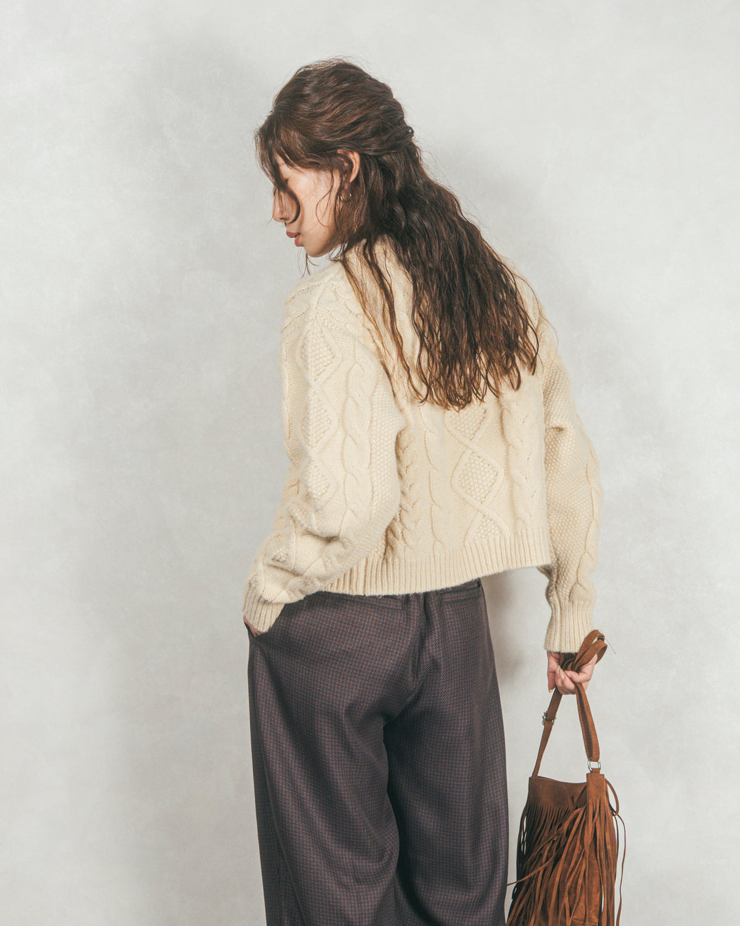 ケーブルKnitクルーカーディガン (ECRU)