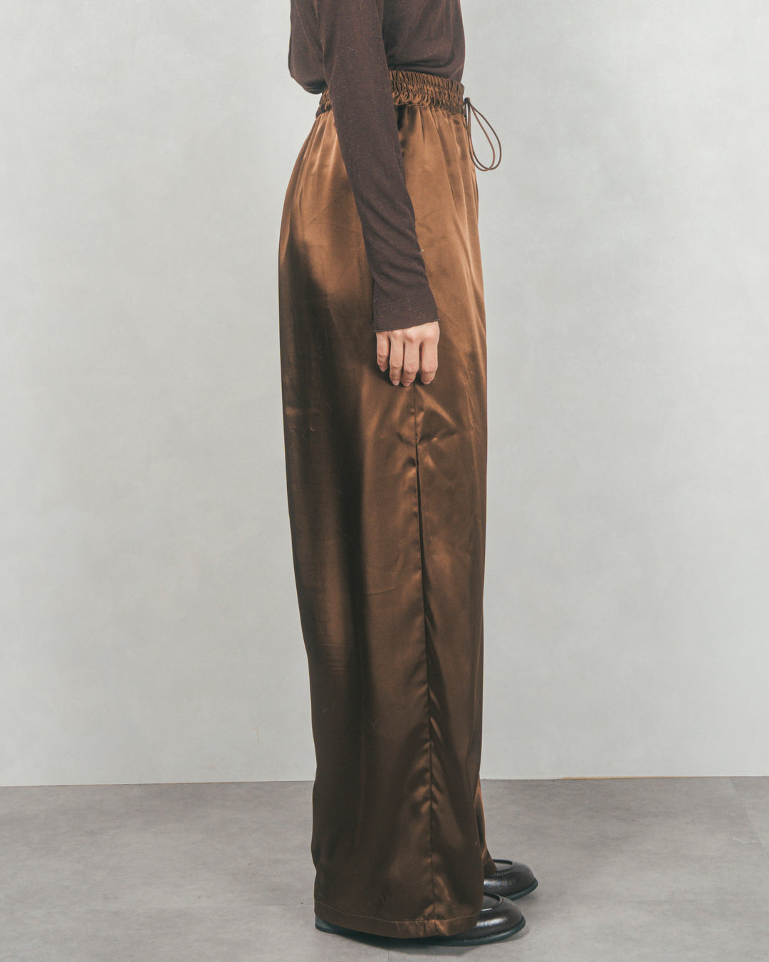 ［SET］ブークレMix ハイネックニット+Relaxサテンパンツ（2SET）