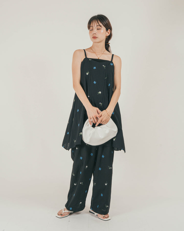 ［SET］Flower刺繍チュニックキャミ + Flower刺繍リラックスパンツ + カップ付きカットリブキャミ（3SET）