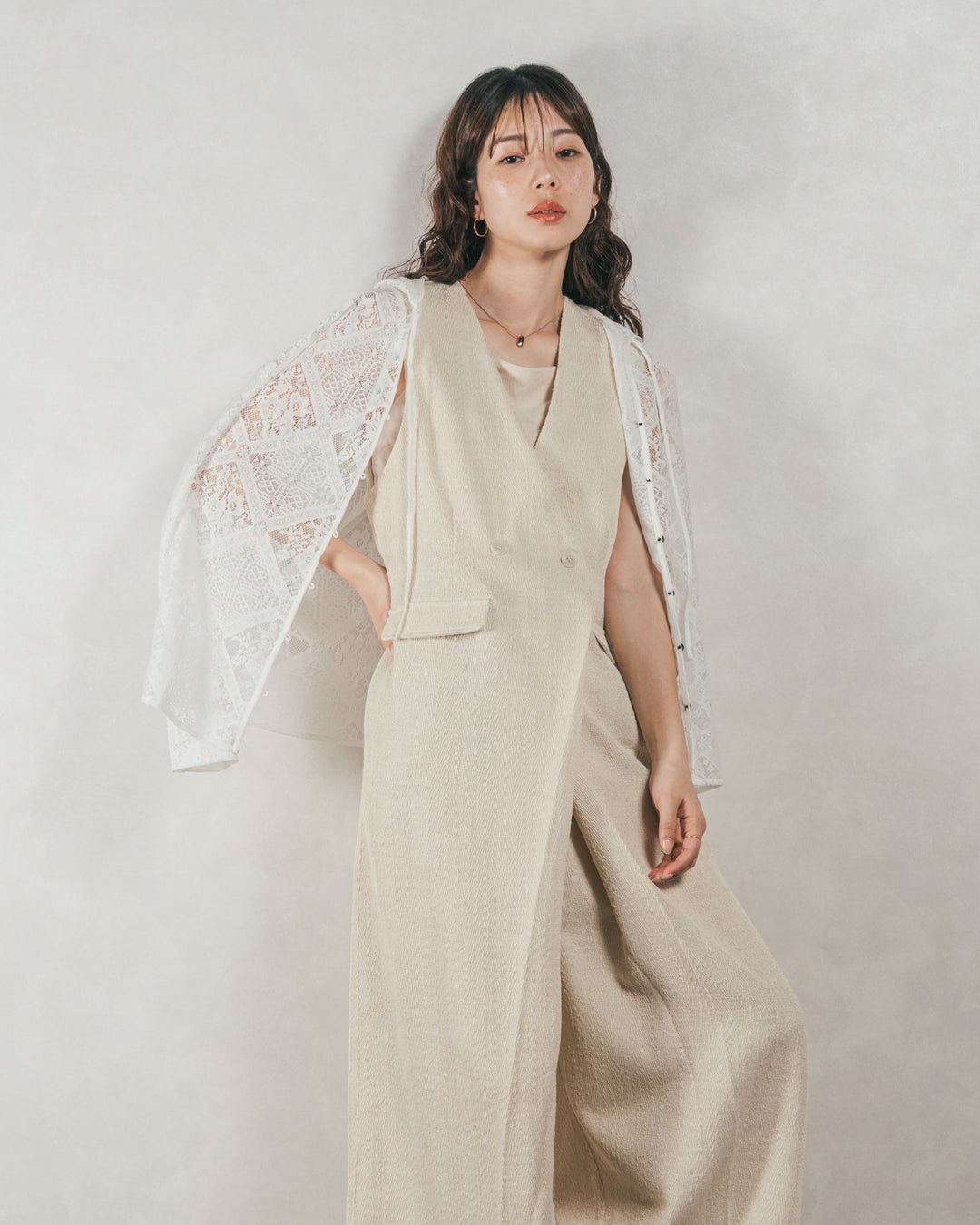 ［SET］デニムライク へリンボーンサロペット + Blockレース　フーディーブラウス（2SET）